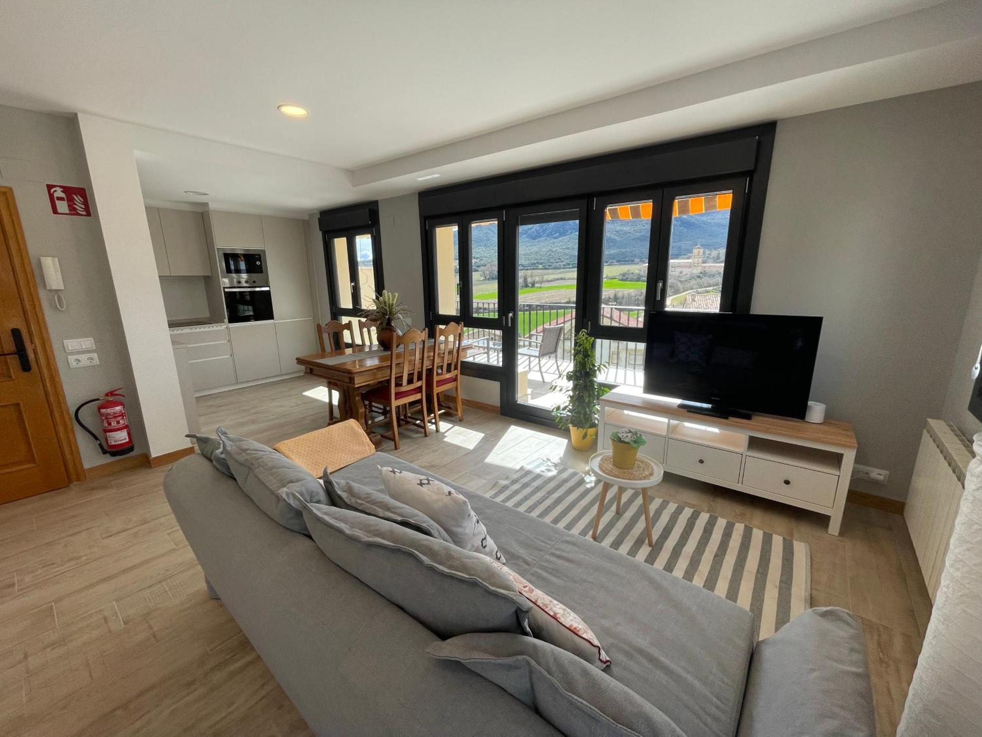 Apartamentos Montejurra Айеги Экстерьер фото