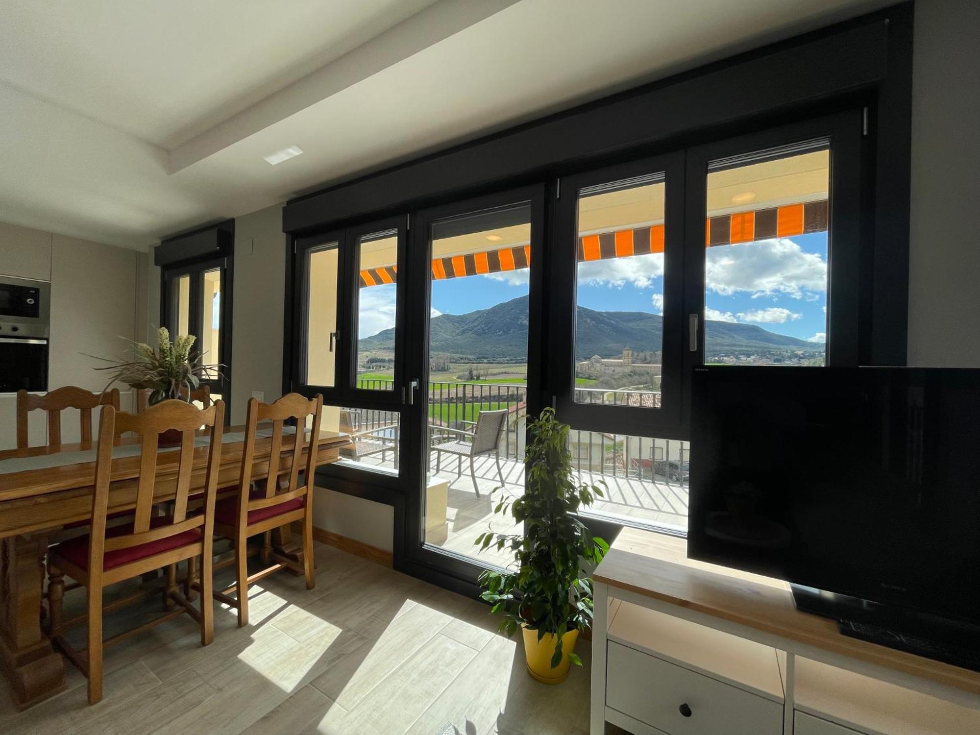 Apartamentos Montejurra Айеги Экстерьер фото