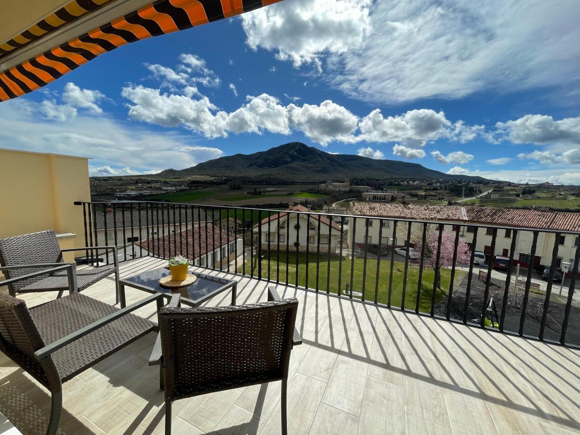 Apartamentos Montejurra Айеги Экстерьер фото